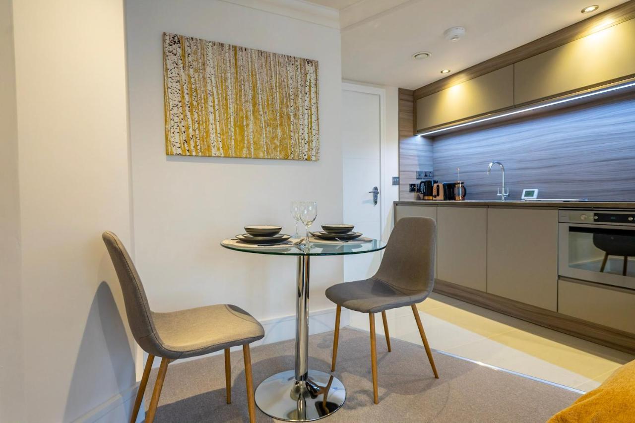 48 Cocoa Suites York Eksteriør billede