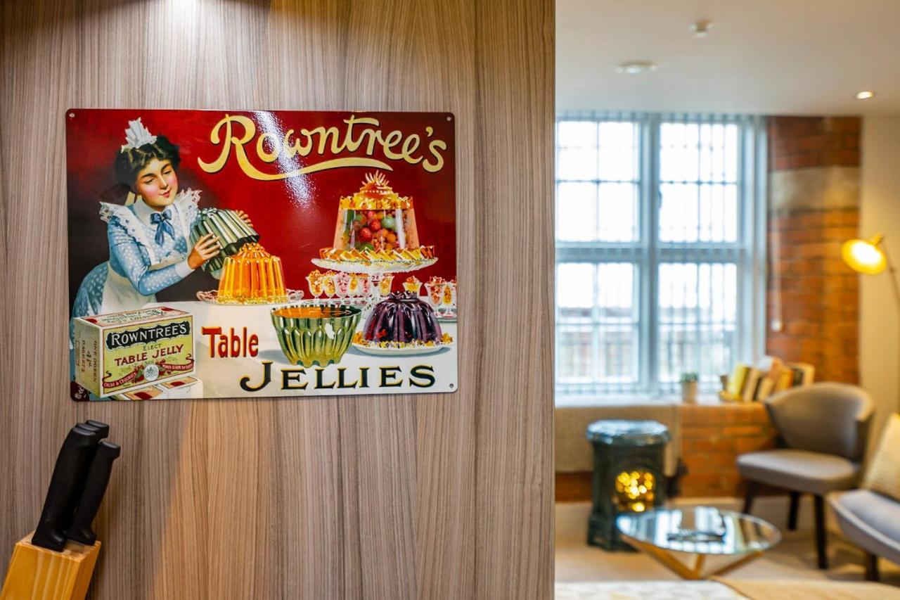 48 Cocoa Suites York Eksteriør billede
